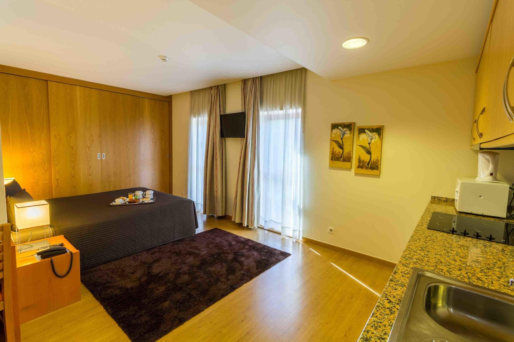 Eurosol Residence Hotel Apartamento Лейрія Екстер'єр фото